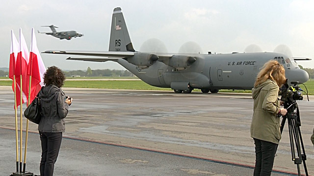 Amerykańscy spadochroniarze wylądowali w Świdwinie. Tusk: ta obecność będzie się zwiększała